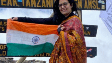 Photo of इंदौर की बेटी आंकाक्षा ने 19 हजार फीट ऊंची किलिमंजारों चोटी पर की चढ़ाई
