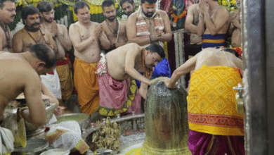 Photo of महाशिवरात्रि पर बाबा महाकाल के दर्शन के लिए उमड़े श्रद्धालु, जय श्री महाकाल के जयकारों से गूंजा शहर