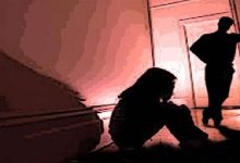 Photo of औरैया में किशोरी को घर से उठा ले गए तीन युवको ने किया सामूहिक दुष्कर्म, बेसुध हालत में छोड़ फरार हुए आरोपित