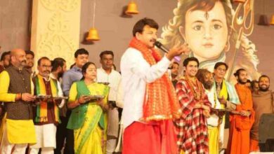 Photo of बागेश्वर धाम पहुंचे बीजेपी सांसद मनोज तिवारी…