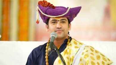 Photo of मेरे शब्दों से जिन लोगों की भावनाओं को चोट पहुंची है, मैं उनसे हाथ जोड़कर माफी मांगता हूं- धीरेंद्र कृष्ण शास्त्री