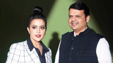 Photo of  देवेंद्र फडणवीस की पत्नी अमृता फडणवीस ने एक ‘डिजाइनर’ के खिलाफ दर्ज कराई FIR, जानें मामला