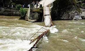 Photo of पाकिस्तान की नीलम घाटी में डूबने से 14 लोगों की मौत…