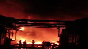 Photo of उज्जैन में बैंक ऑफ इंडिया की नागझिरी शाखा में भीषण आगजनी की घटना आई सामने…