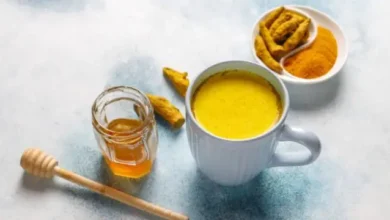 Photo of तो चलिए जानते हैं दूध में शहद मिलाकर पीने के फायदे-