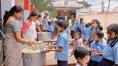 Photo of  प्रशासन को ज्ञापन देकर स्कूल में ही MDM के संचालन की मांग की..