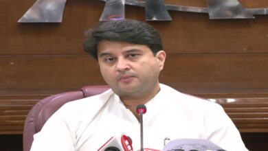 Photo of दिल्ली से कुछ मार्गों पर हवाई किराए में 61 प्रतिशत की आई कमी…