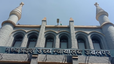 Photo of जबलपुर : ट्रैफिक सिग्नल्स बंद होने से चौपट हुई यातायात व्यवस्था, HC ने जारी किए कलेक्टर-एसपी को नोटिस