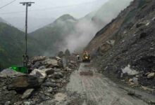Photo of आपदा से थम गईं चारधाम यात्रा की रफ्तार
