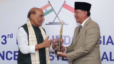 Photo of ब्रह्मोस मिसाइल डील:  राजनाथ ने इंडोनेशियाई रक्षा मंत्री को दी प्रतिकृति
