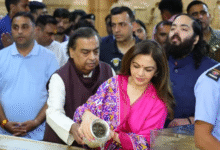 Photo of नए साल पर ज्योतिर्लिंग के दर्शन करने पहुंचा अंबानी परिवार