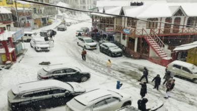 Photo of मौसम ने फिर ली करवट, कहीं बारिश तो कहीं बर्फबारी से तापमान में गिरावट