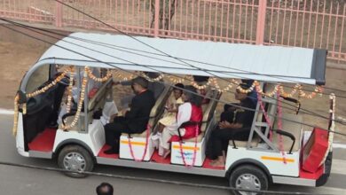 Photo of राष्ट्रपति द्रौपदी मुर्मू  ने किए गिरिराज जी के दर्शन