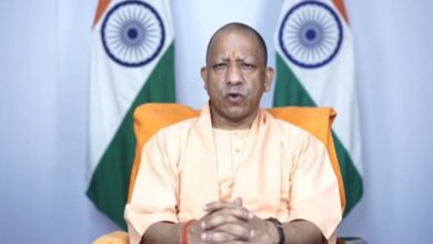 Photo of ‘श्रम कानूनों का पालन करें औद्योगिक इकाईयां’, सीएम योगी बोले- श्रमिक हितों से समझौता स्वीकार्य नहीं