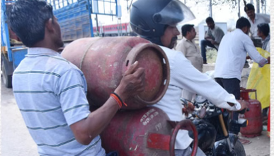 Photo of कार्ड दिखाओ, सिलिंडर पाओ: यूपी के इस जिले में शादी समारोह के लिए नई व्यवस्था लागू